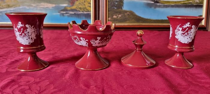 3 Piece Vintage Elegant Italian Fiorentine Lustre Ruby Red Gold Gilt Footed Lidded Compote And Vases Set