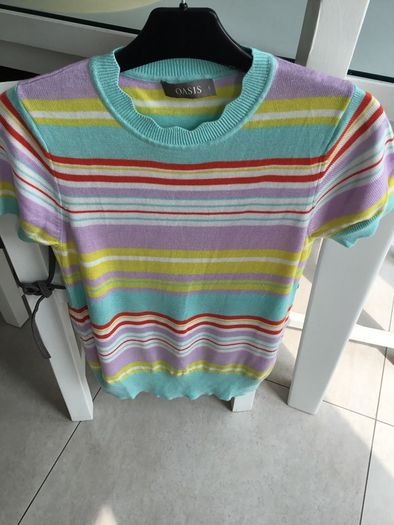 Ladies Oasis Top. Size Small /8-10