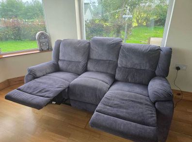 Reclining sofa