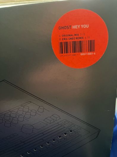 10e each Techno 12" vinyl