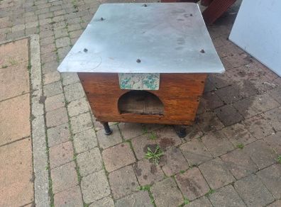cat,dog house