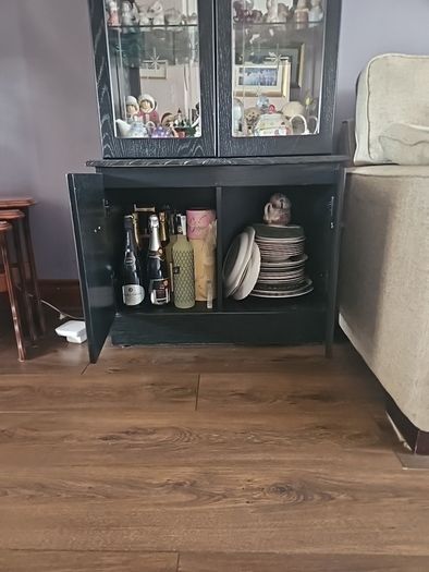 Two black cabinets 100 euro each or two for 160 euro