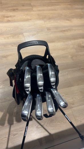Taylormade R7 Irons and Taylormade stand Bag