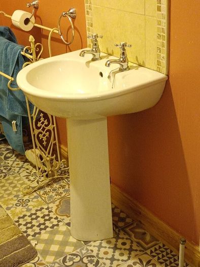 basin & pedistal