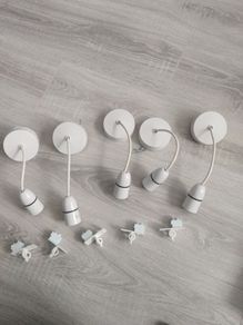 Ceiling pendant light bulb holder