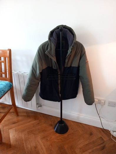 Coat rack Servomuto model no. 36 by Achille Castiglioni 1986  for Zanotta. Intact and original, with authenticity seal and branding on the bottom. No longer in production, rare. Holder office home designers made in Italy trousers tie rack  jacket hanger H