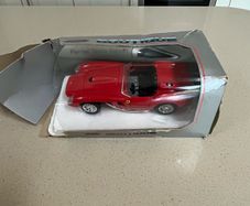 Ferrari Testarossa 250 Scale 1/24 Ford Dealer Burago