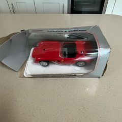 Ferrari Testarossa 250 Scale 1/24 Ford Dealer Burago