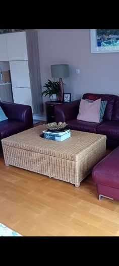 Coffee table / storage box