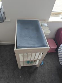 baby nappy changing table