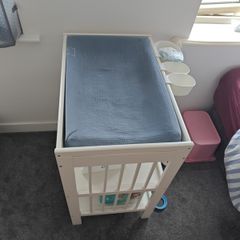 baby nappy changing table