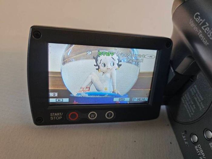 Sony DCR-DVD705E vintage DVD Handycam camcorder