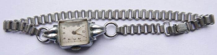 Vintage 1940 / 1950s art deco Silver Chrome Square Bezel Case Ladies watch / art deco cocktail watch, works well