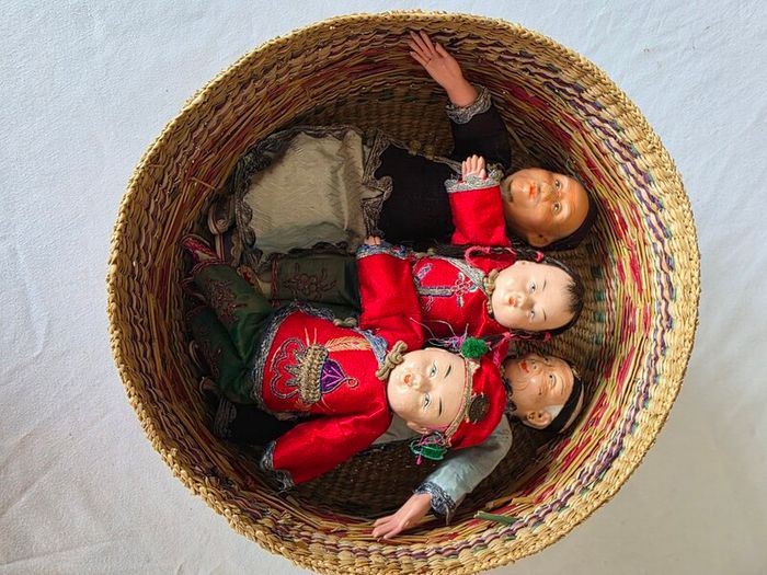 FIGURINE - RARE 1920s Door of Hope Mission Dolls Shanghai - SET OF 4 - 10 inch / 25cm - Pear Wood - Family Set
