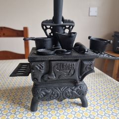 Mini Crescent CAST IRON Stove/Oven with stove items