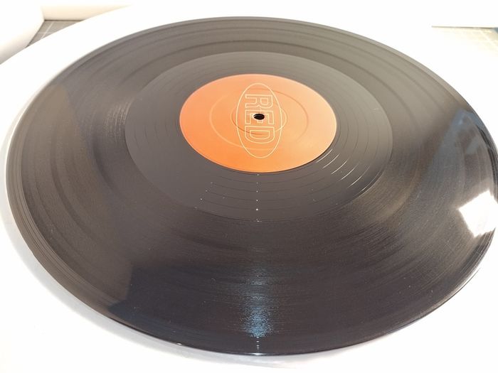Sound Crowd - ENERGY RUSH! - Red Records - QUINTESSENTIAL Irish Dance BANGER from The BIGGEST Irish Dance ACT! Condition: Excellent to Near MINT!