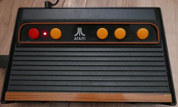 Atari Flashback 8 Gold Console AR3620 HD 120 Games with 2 Wireless Joysticks