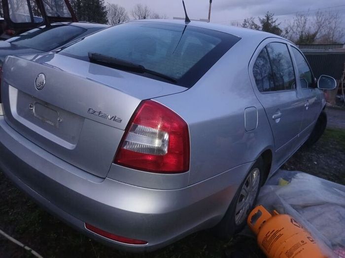 2010 octavia breaking