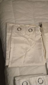Satin effect cream curtains 2 Pairs