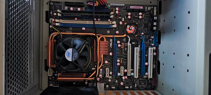Gaming PC Project - ASUS Striker Extreme Enthusiast Board - 4GB RAM - White Case