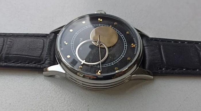 Unique chrono Clock Rocket Copernicus Large Mech