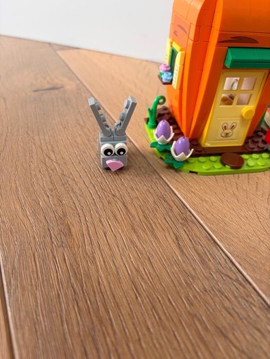 Lego set 40449 Easter Bunny's Carrot House