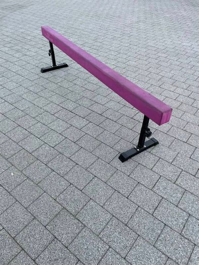 Gymnastics balance beam (adjustable)