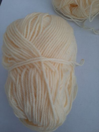 25%wool Lemon and Blue yarn knitting crochet crafts