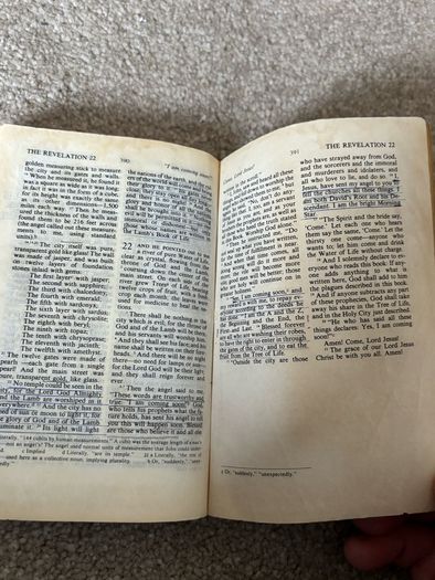 Vintage 1970s The Living Bible New Testament Paraphrased
