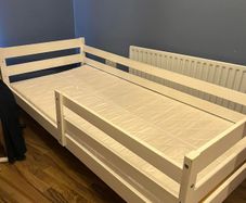 Junior bed & trundle