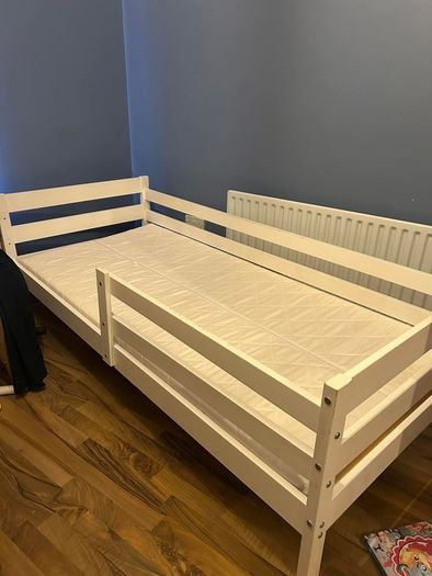 Junior bed & trundle