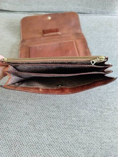 Vintage Malo Italian leather wallet with lots of pockets and compartments in very good condition with a lovely patina 20cm x 14cm when closed see all photos FREE STANDARD POSTAGE INCLUDED