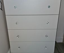 Chest of drawers