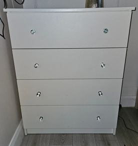 Chest of drawers