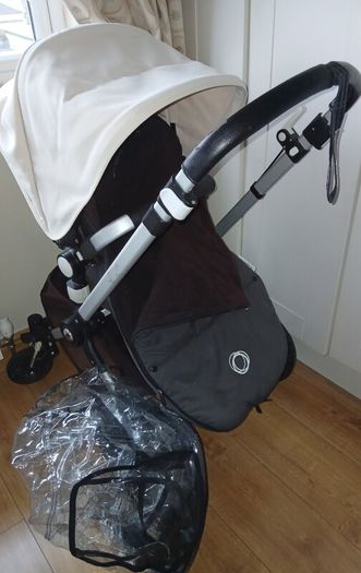 Bugaboo cameleon  3 Brown and Cream colour   with 2  buggy seat liner rain cover footmuff  all for 90 euro comes from a Pet and smoke free home