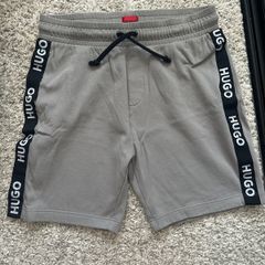 HUGO (Boss) grey shorts (XL)