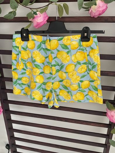Zara size medium high waisted linen mix. Lemons pattern