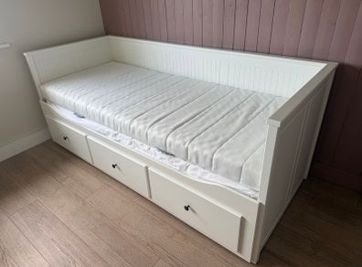 Hemnes Daybed & matching side table.