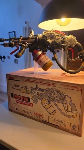 Far Cry 6 - Flamethrower Replica & Collector's Items (No Game)