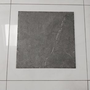 Grey outdoor porcelan tiles