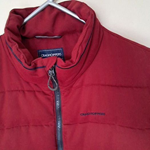 Craghoppers sleeveless jacket Size large 29" long zip pockets In like new condition