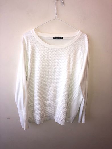 White jumper (large)
