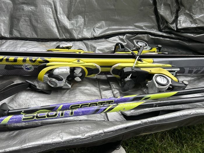 skiis