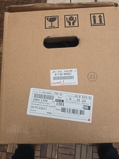 toyota yaris headlight right  side  2024