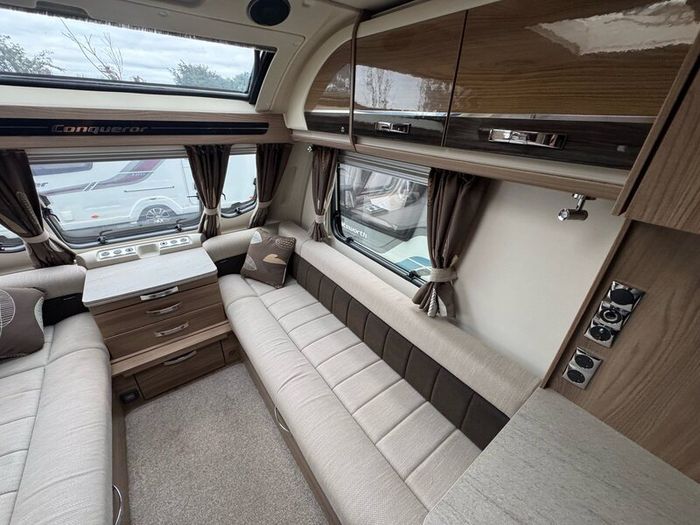 2016 Swift Conqueror 530 - 4 Berth