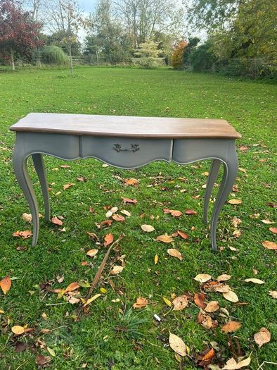 Hall Console