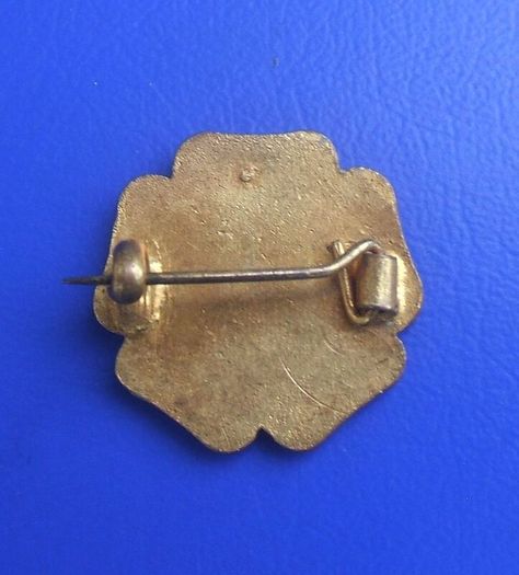 PRIMROSE LEAGUE (political organisation) - an antique Associate Member's badge (pre-1920)