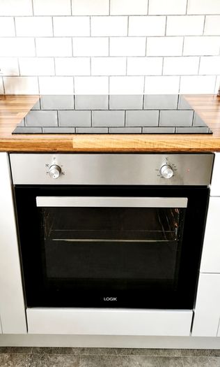 60cm Hisense Induction Hob + Logik Electric Oven