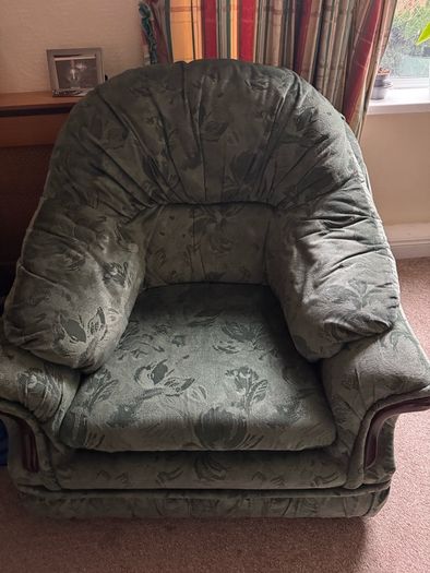 3 seater sofa and 2 matching chairs