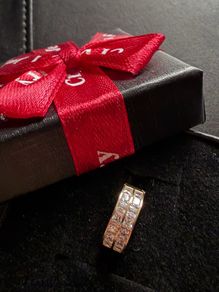 Gold earring